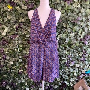 Bisou Bisou Women’s Patterned Romper Jumpsuit Blue & Red Shorts V-neck Size 12